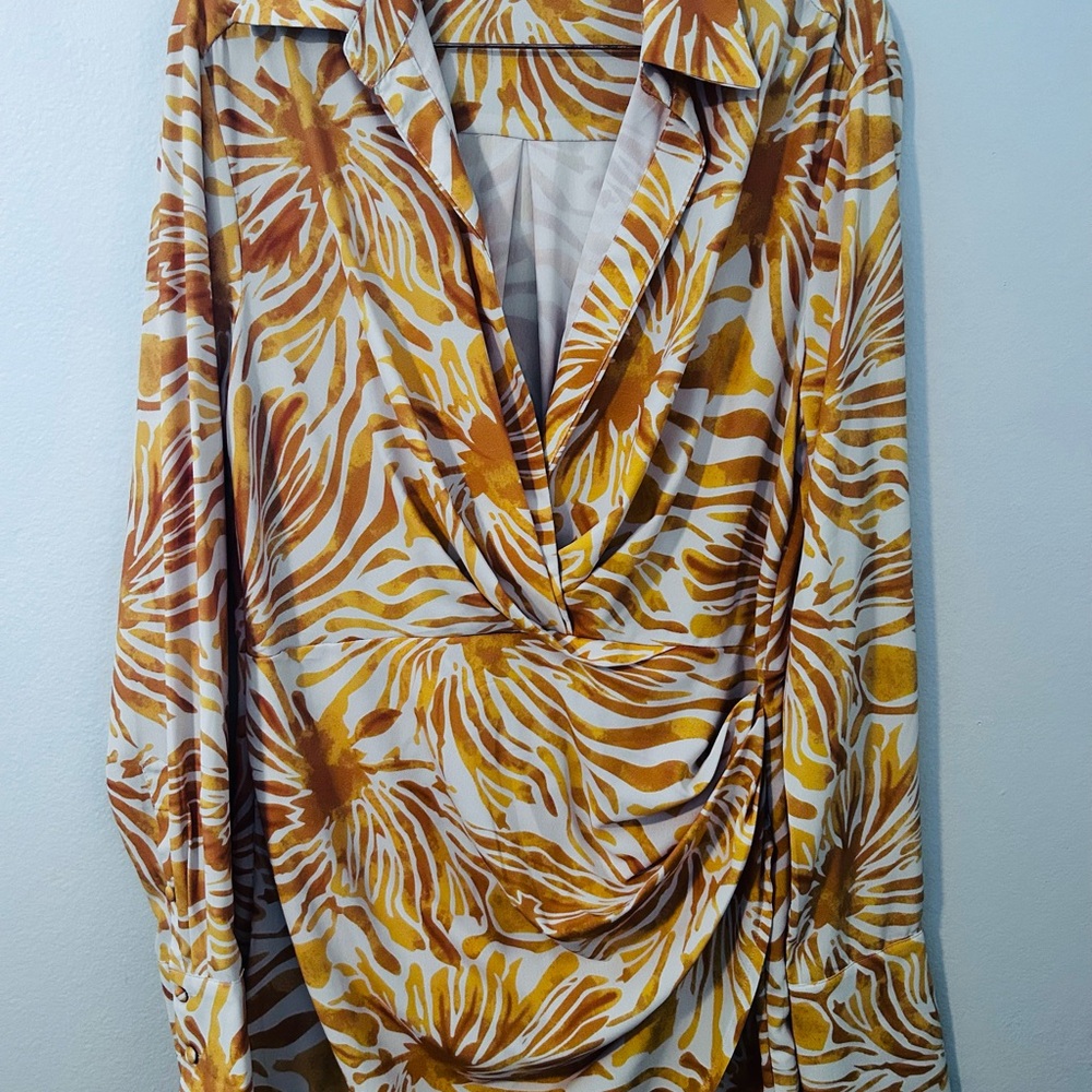 Stylish Women's Dress with Sunburst Pattern